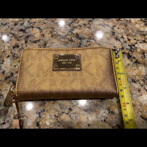 Michael Kors Gold Wristlet/Wallet - Picture 3 of 7